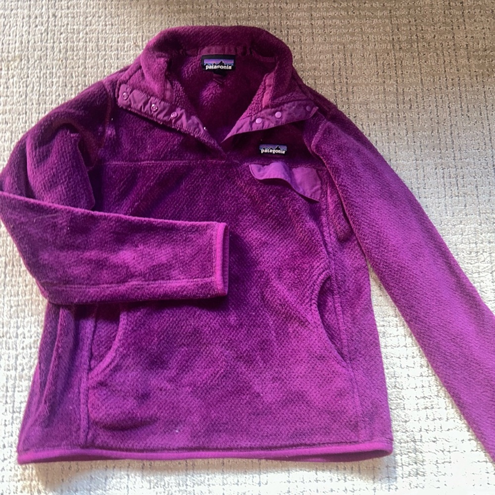 Patagonia purple size medium pullover 💜